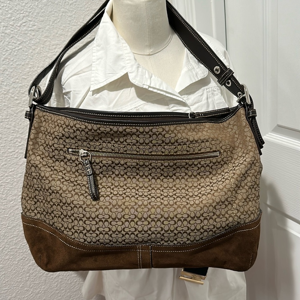 Coach Vintage Handbag. 
Brown/Beige color.